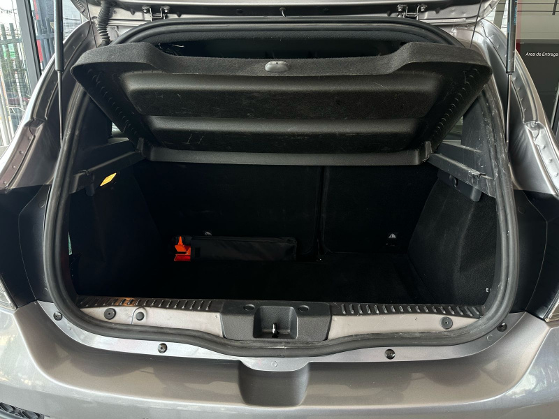 Renault Sandero y Stepway 5 pts. HB Stepway Intens, 1.6l, TM5, a/ac. Aut., VE, GPS, RA-16 2023